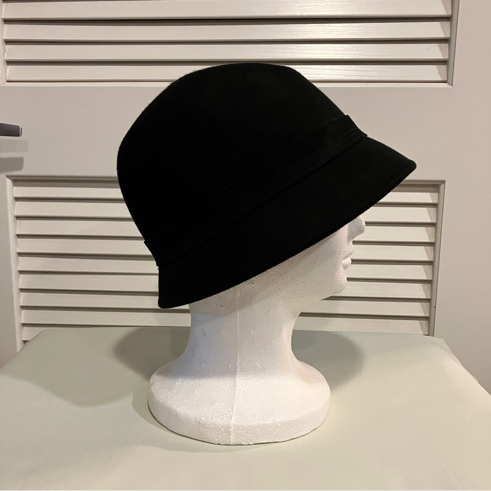 Vintage 100% Wool Black Cloche Elegant Hat Bell Shape